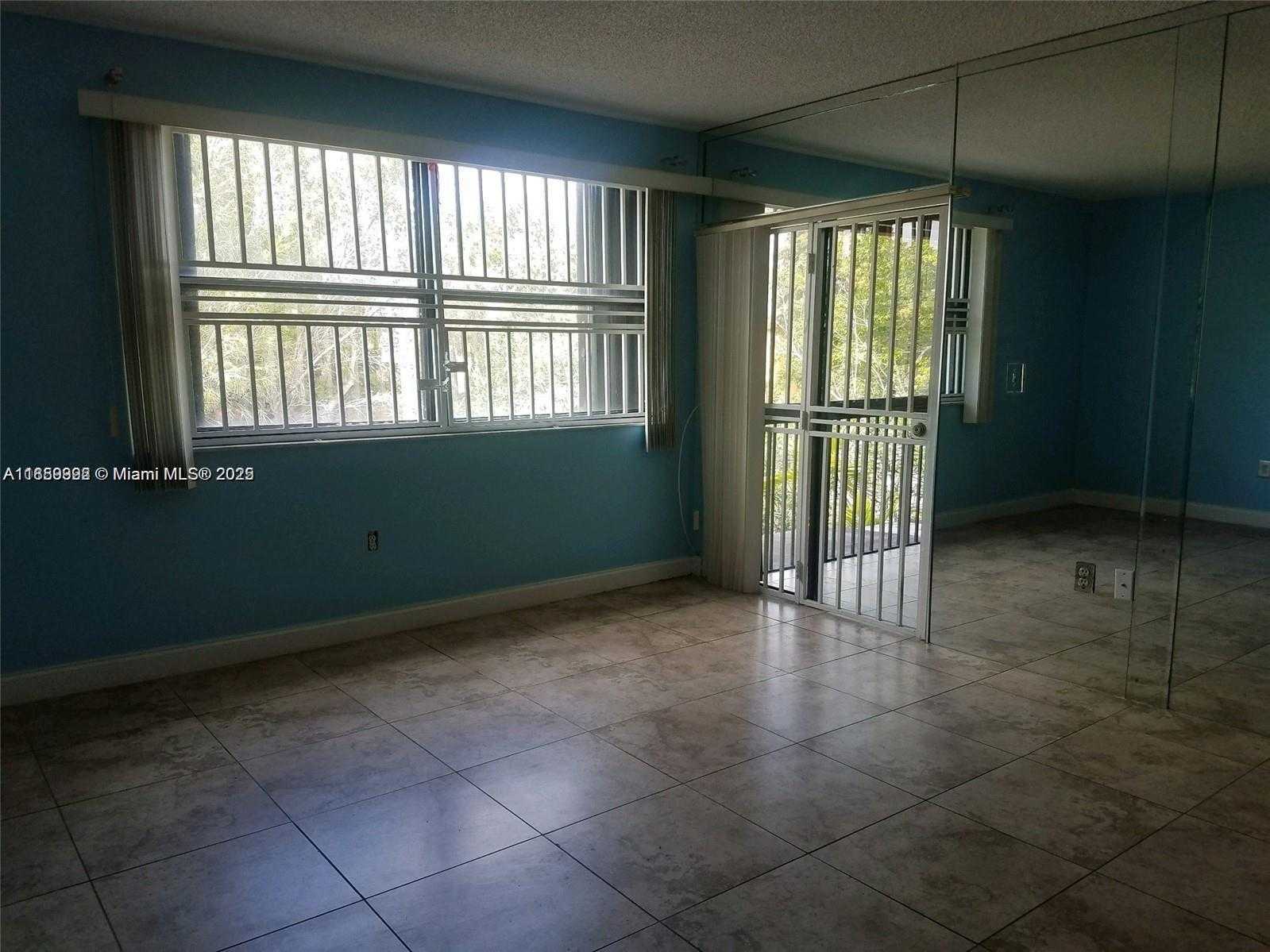 Small Image of 561 SW 107th Ave, Miami, FL 33174, USA Number 3