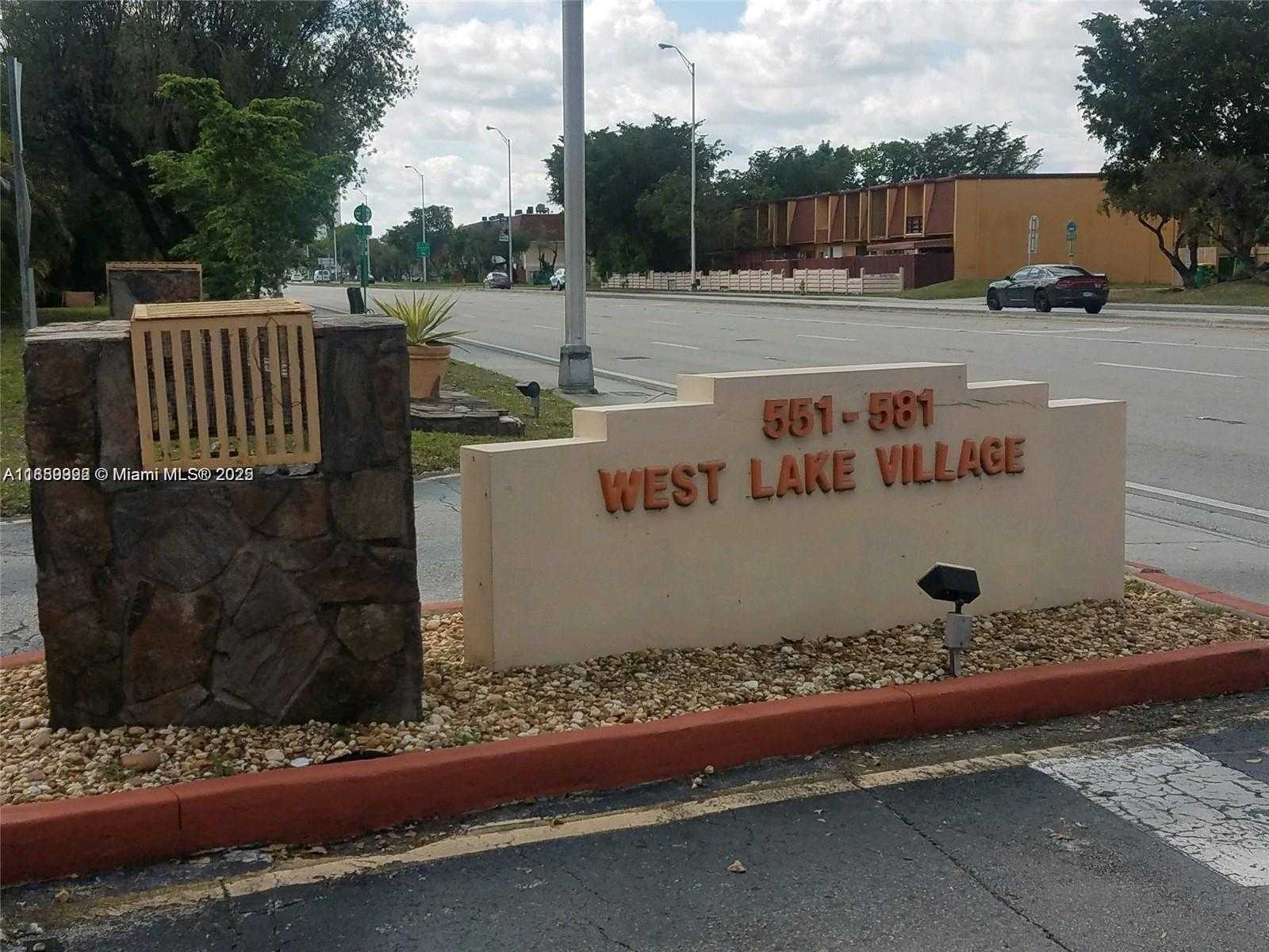 Small Image of 561 SW 107th Ave, Miami, FL 33174, USA Number 7
