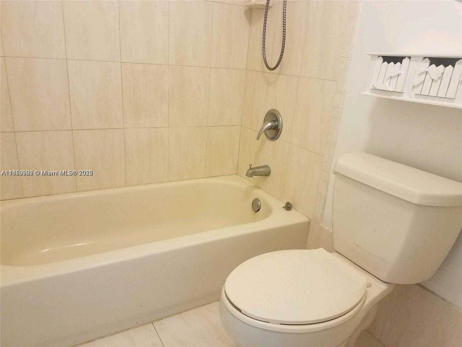 Small Image of 561 SW 107th Ave, Miami, FL 33174, USA Number 8