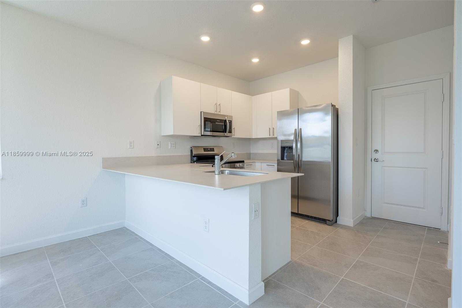 Small Image of 2637 SOUTH EAST 24TH CT, Homestead Number 14