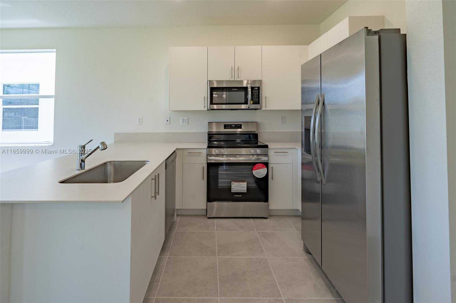 Small Image of 2637 SOUTH EAST 24TH CT, Homestead Number 16