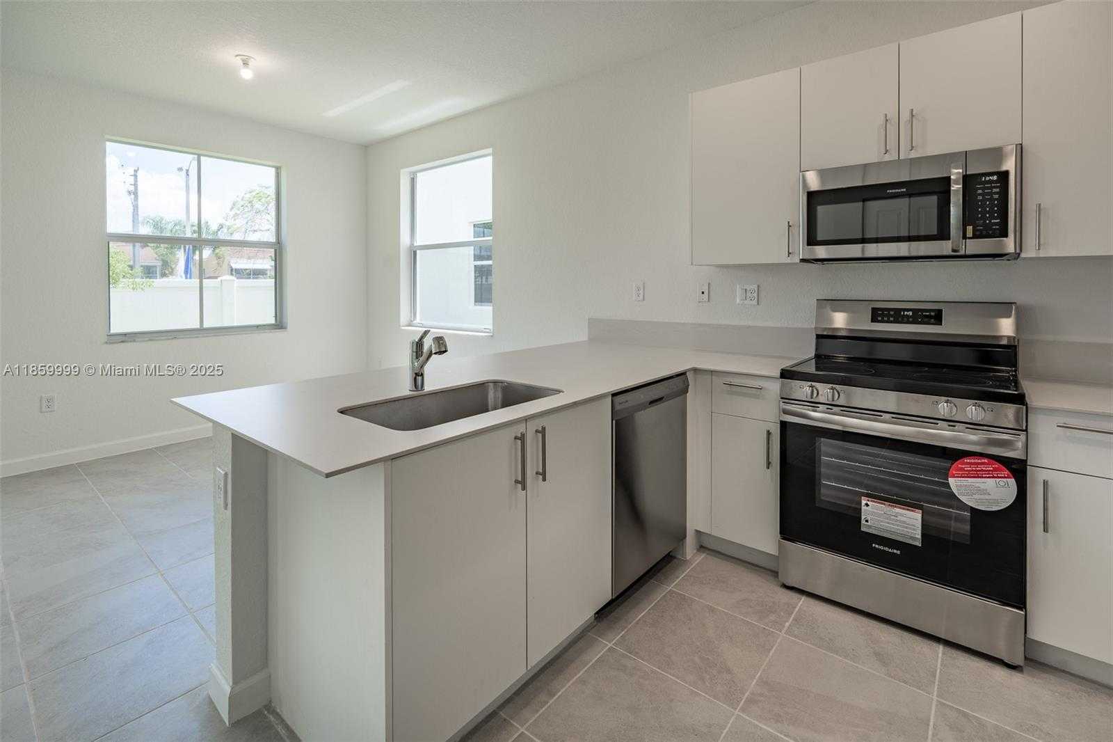 Small Image of 2637 SOUTH EAST 24TH CT, Homestead Number 17