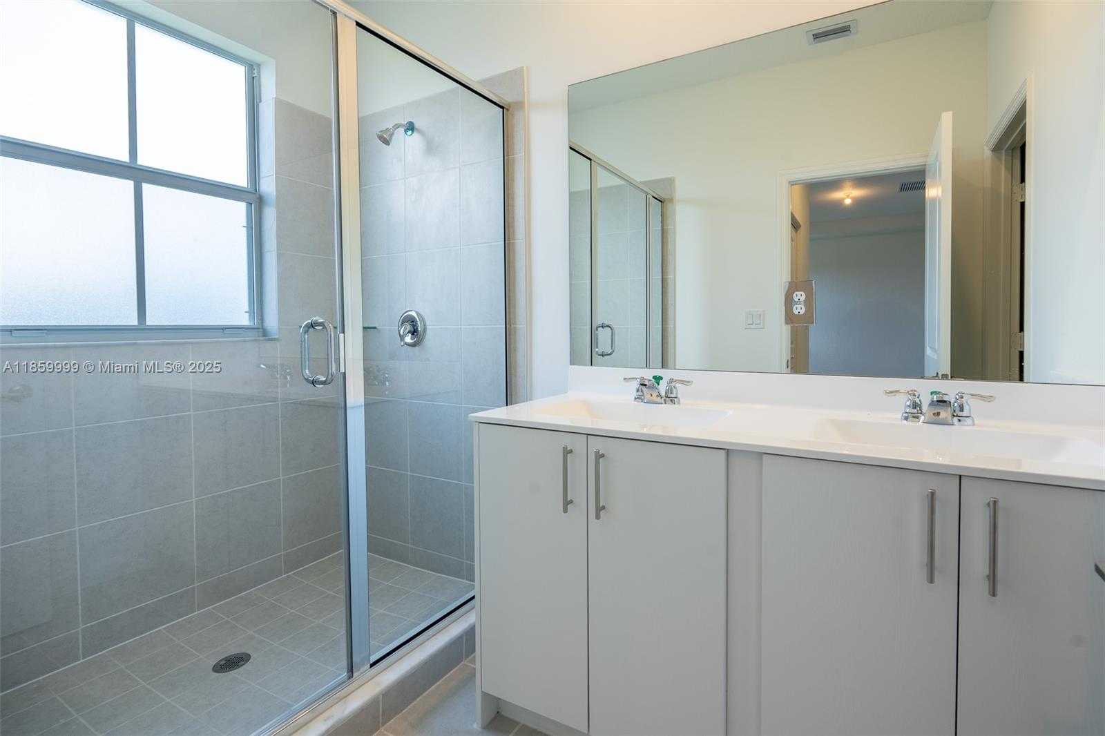 Small Image of 2637 SOUTH EAST 24TH CT, Homestead Number 26