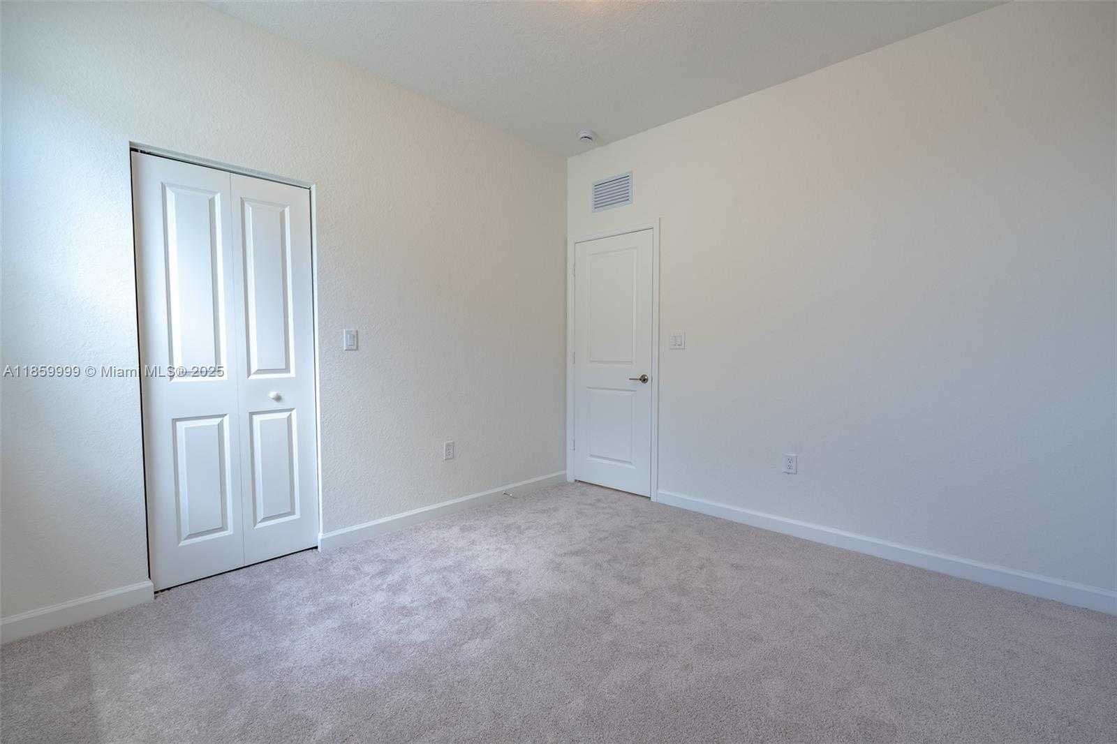 Small Image of 2637 SOUTH EAST 24TH CT, Homestead Number 29