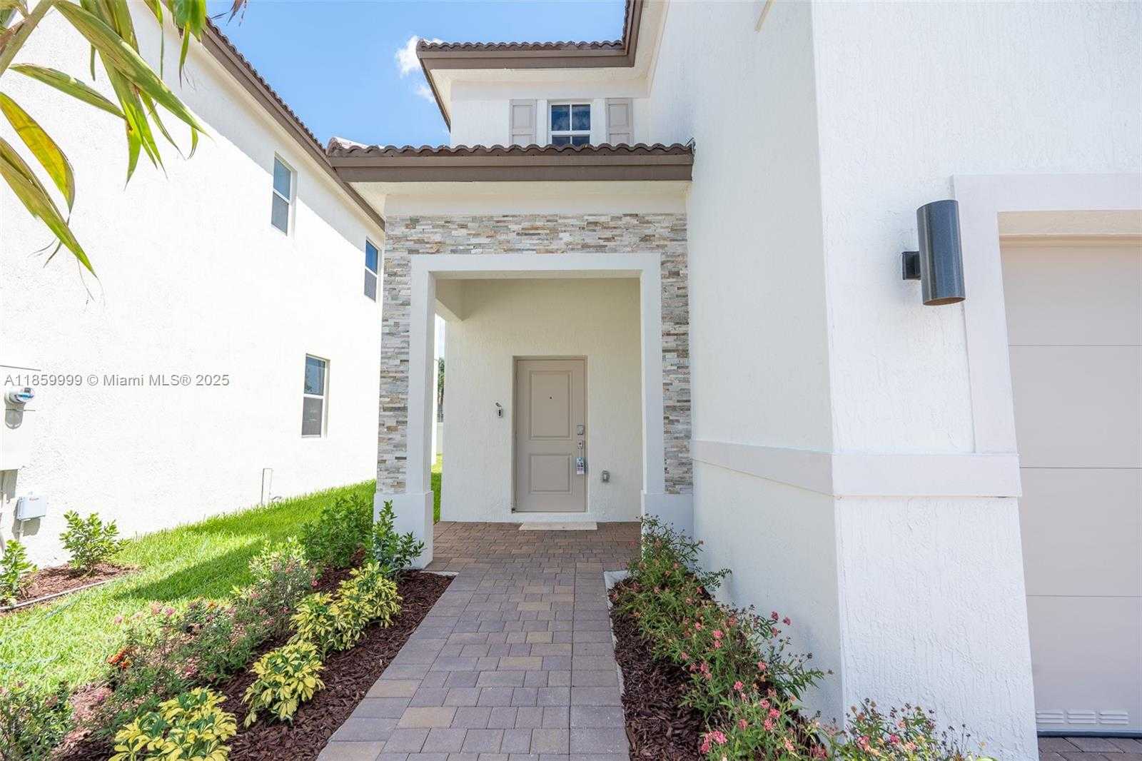 Small Image of 2637 SOUTH EAST 24TH CT, Homestead Number 5