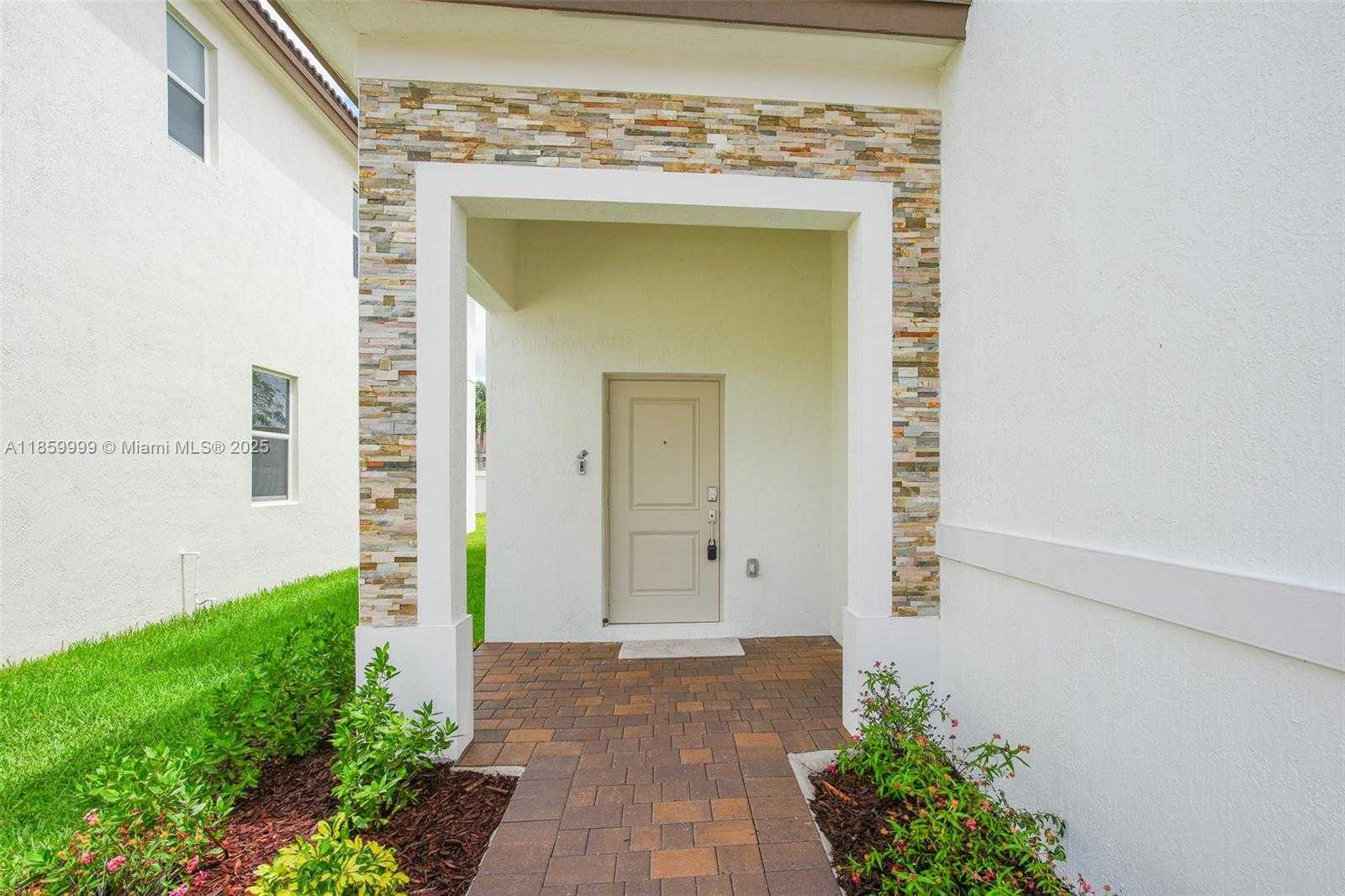 Small Image of 2637 SOUTH EAST 24TH CT, Homestead Number 6