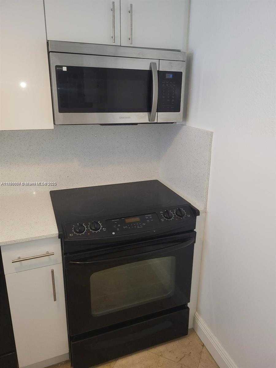 Small Image of 1610 LENOX AVE #410, Miami Beach Number 7