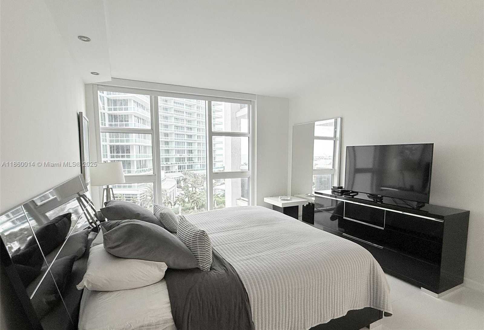 Small Image of 10275 COLLINS AVE #606, Bal Harbour Number 20