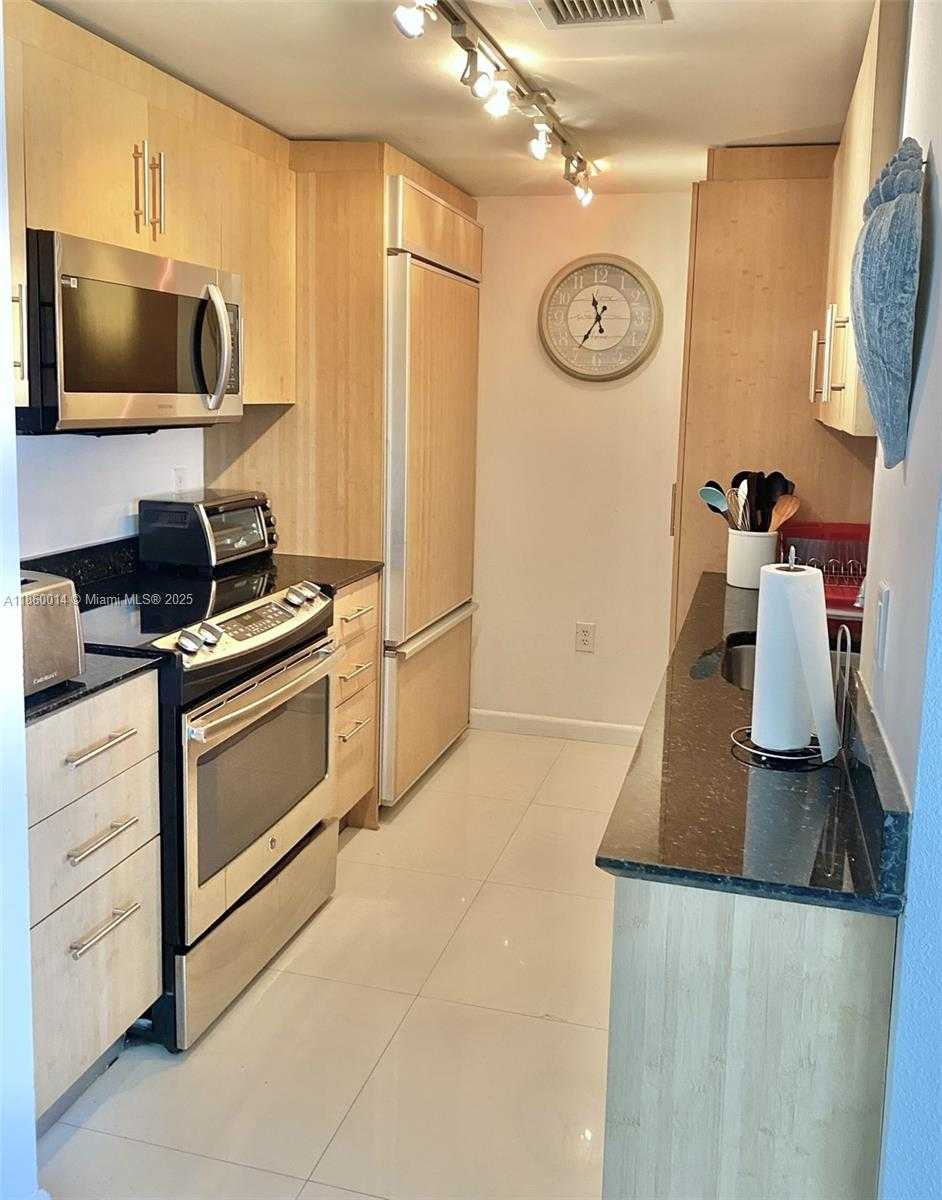 Small Image of 10275 COLLINS AVE #606, Bal Harbour Number 24