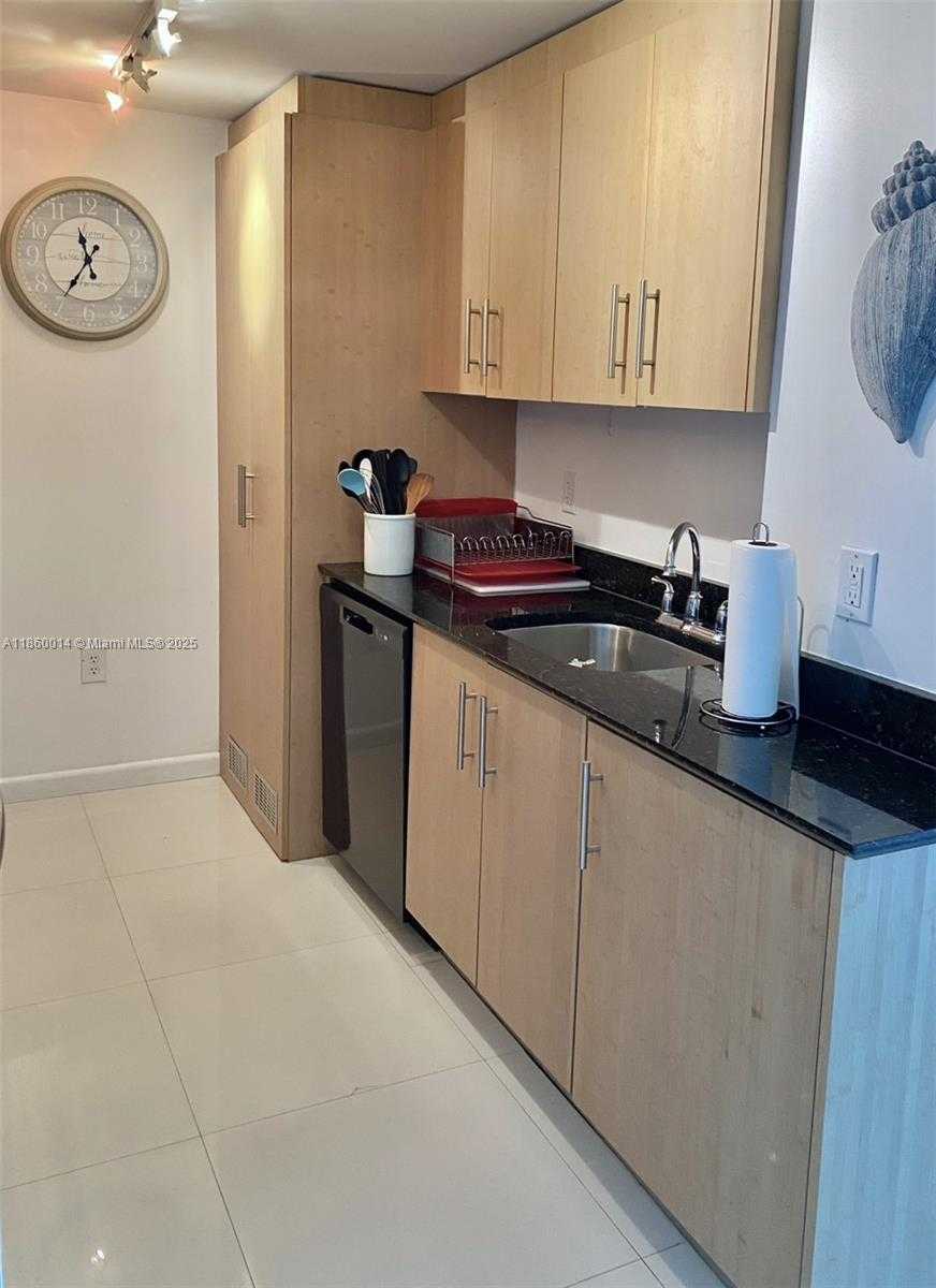 Small Image of 10275 COLLINS AVE #606, Bal Harbour Number 25