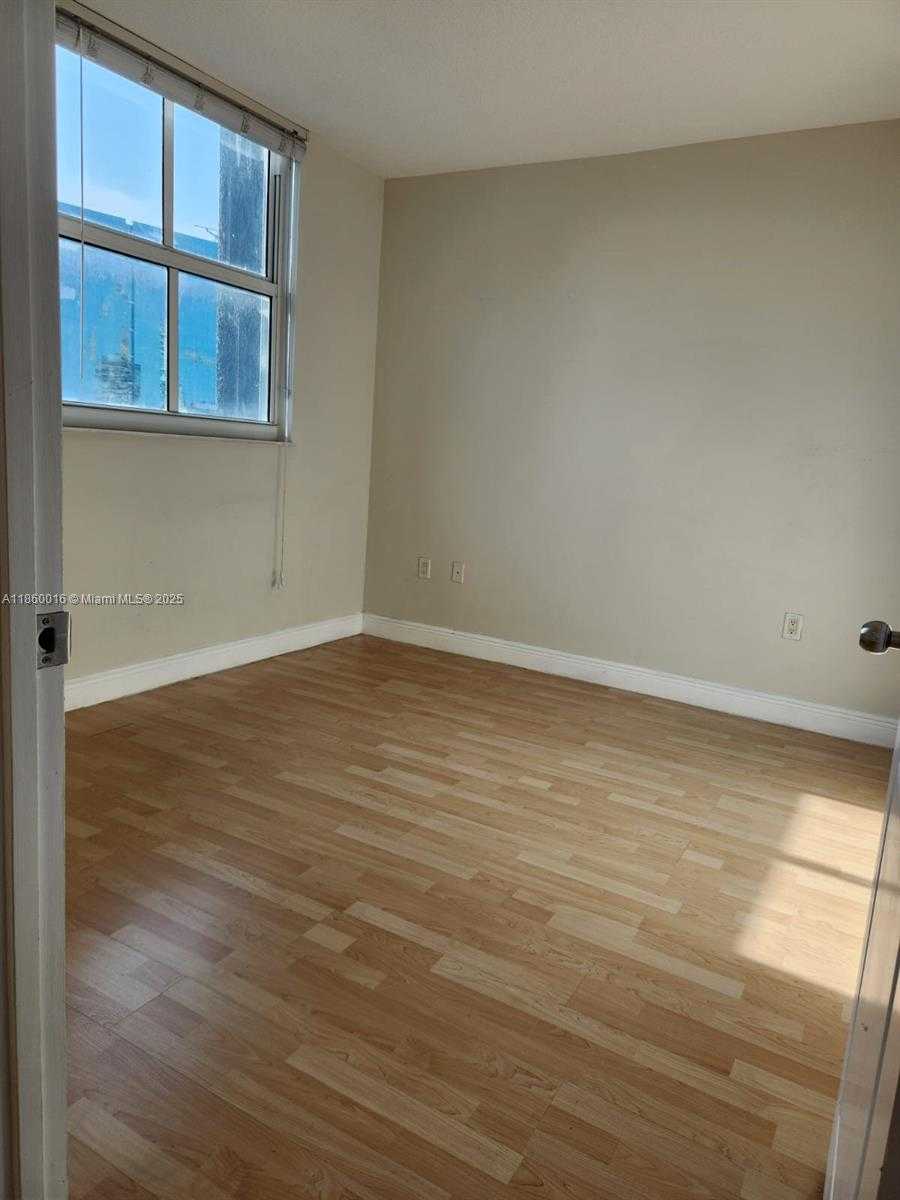 Small Image of 1250 SOUTH MIAMI AV #3304, Miami Number 12