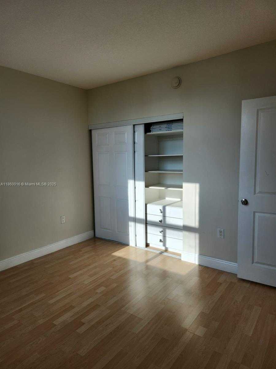 Small Image of 1250 SOUTH MIAMI AV #3304, Miami Number 13