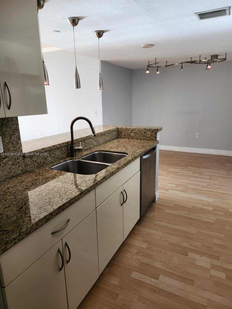 Small Image of 1250 SOUTH MIAMI AV #3304, Miami Number 3