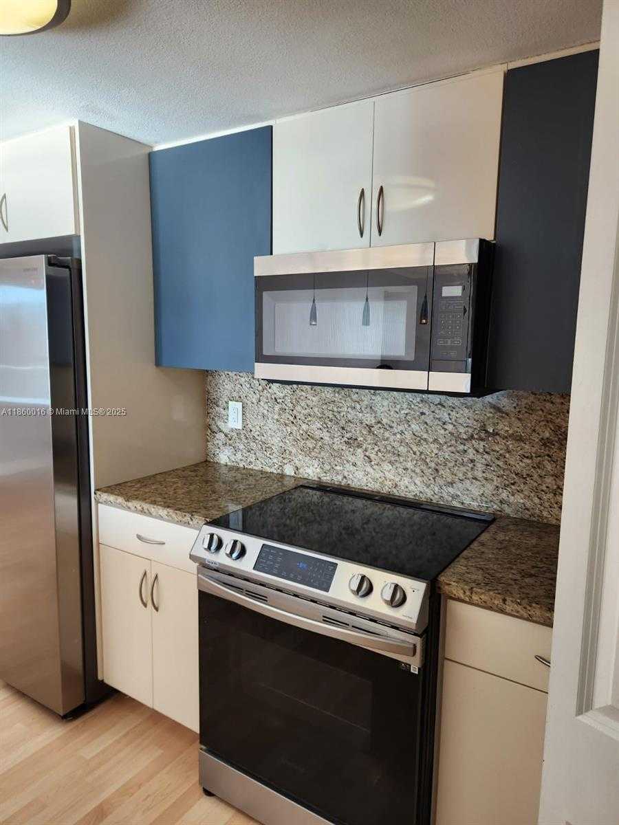 Small Image of 1250 SOUTH MIAMI AV #3304, Miami Number 4