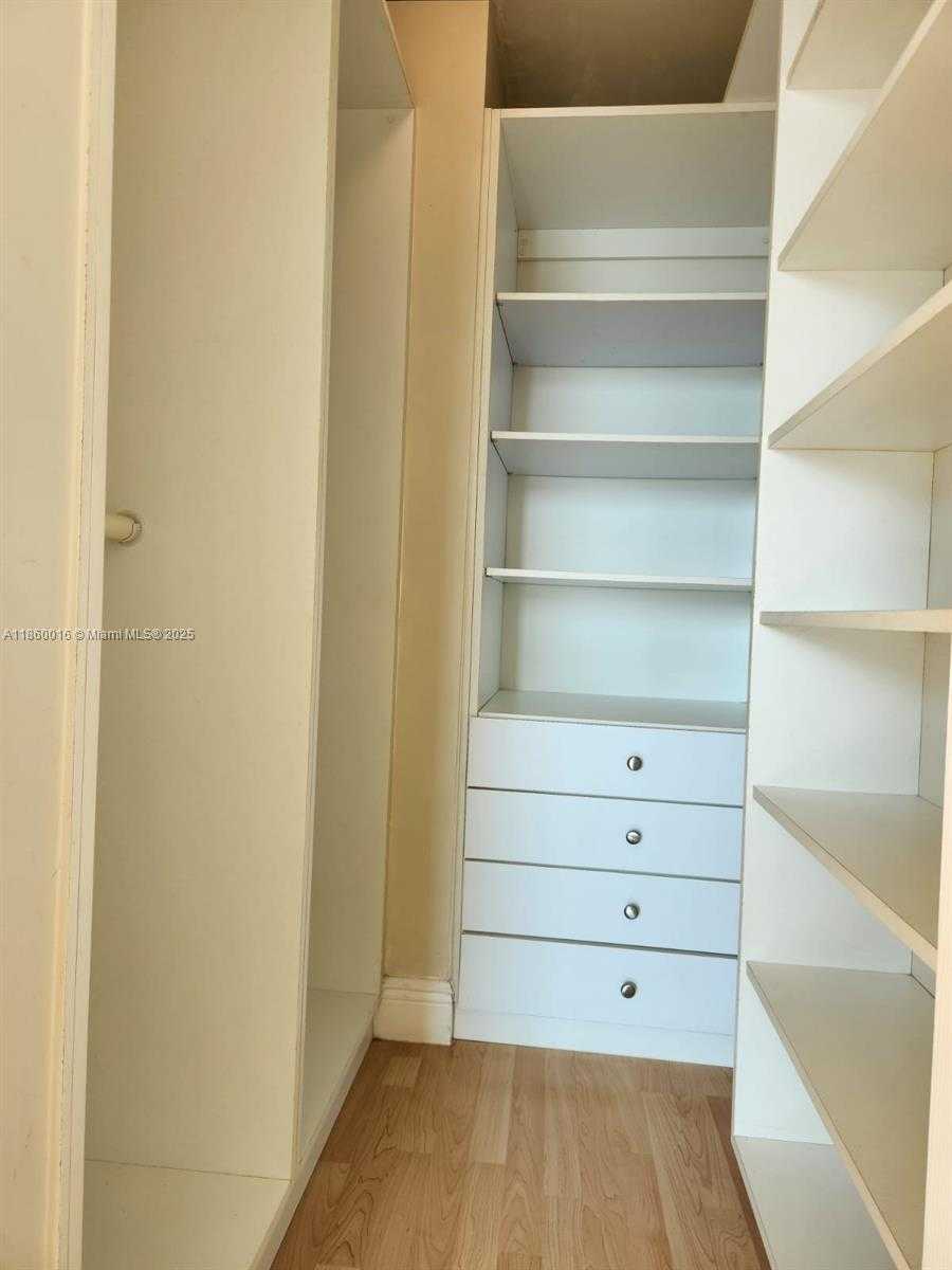 Small Image of 1250 SOUTH MIAMI AV #3304, Miami Number 8