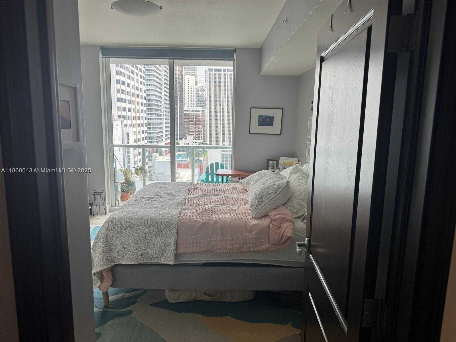 Small Image of 244 BISCAYNE BLVD #1807, Miami Number 10