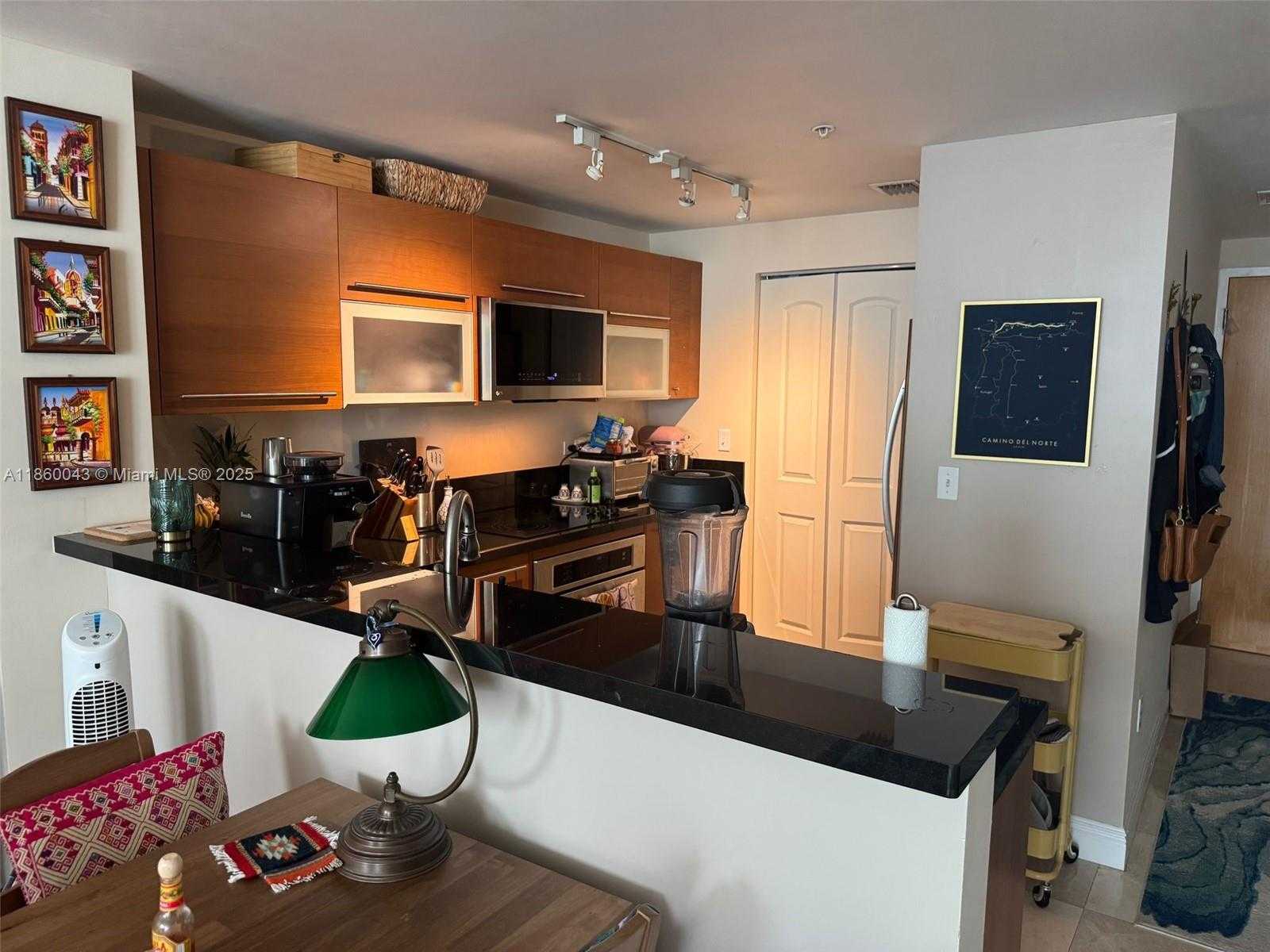 Small Image of 244 BISCAYNE BLVD #1807, Miami Number 17