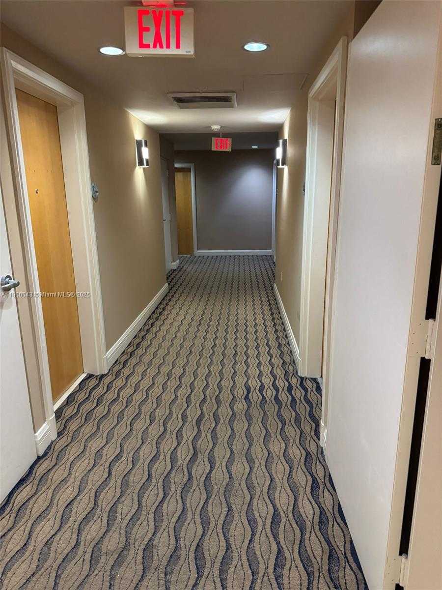 Small Image of 244 BISCAYNE BLVD #1807, Miami Number 23