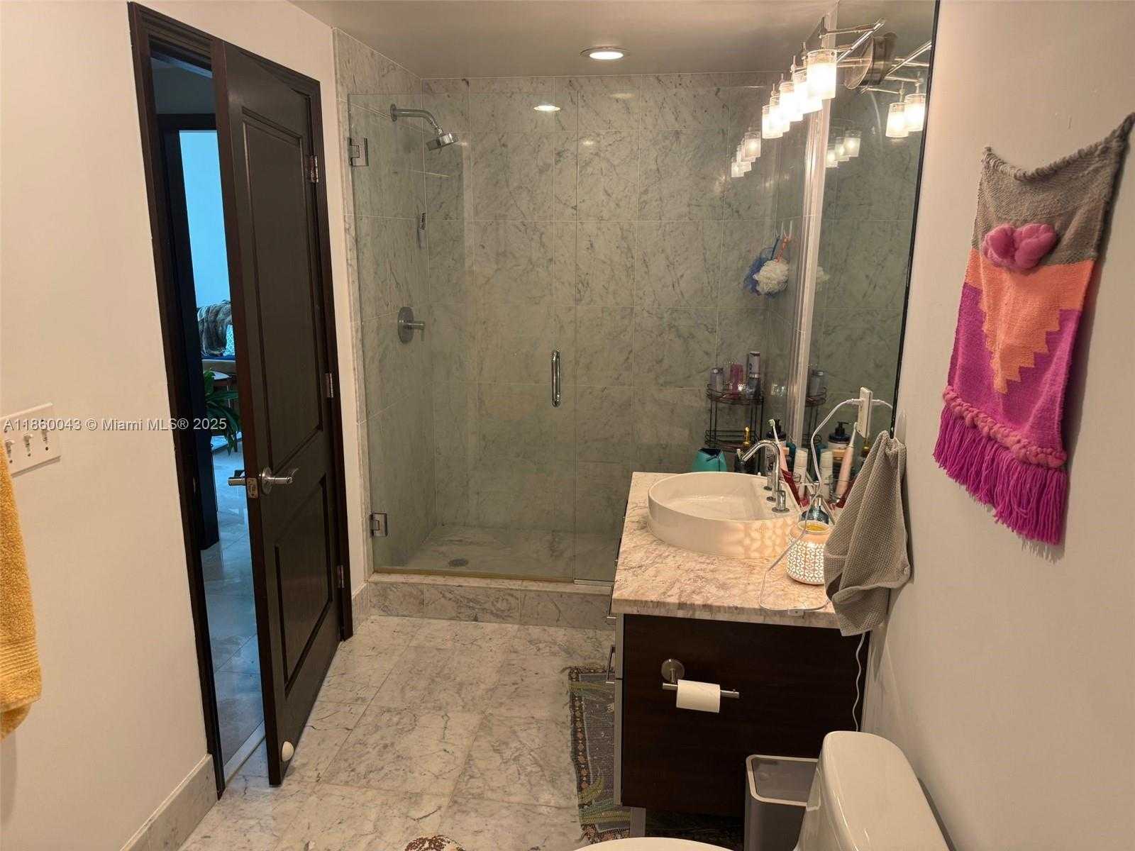 Small Image of 244 BISCAYNE BLVD #1807, Miami Number 7
