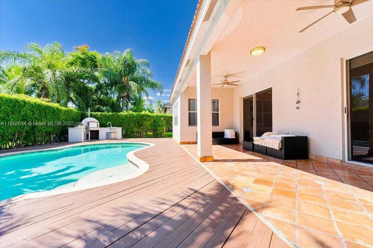 Small Image of 830 LAVENDER CIR, Weston Number 14