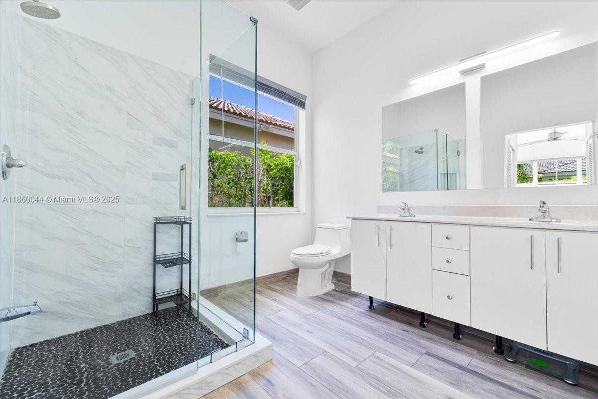 Small Image of 830 LAVENDER CIR, Weston Number 20