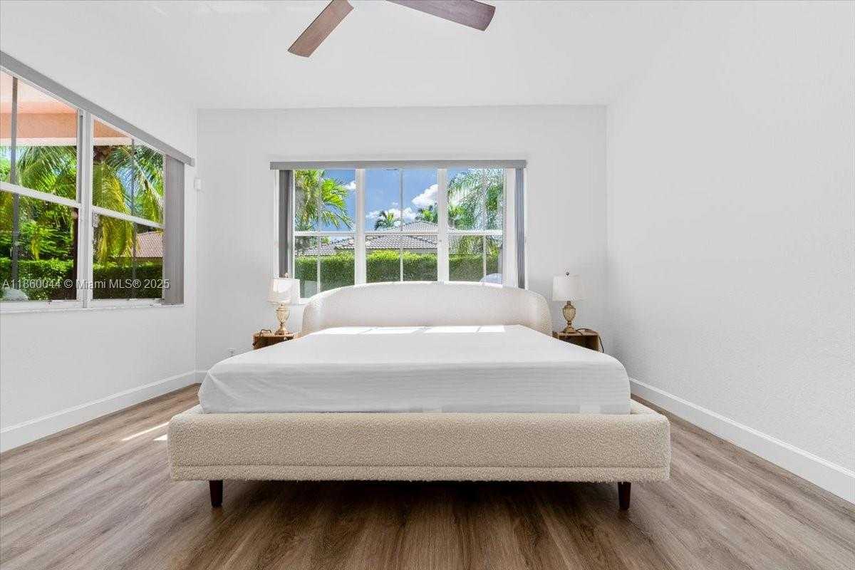 Small Image of 830 LAVENDER CIR, Weston Number 23