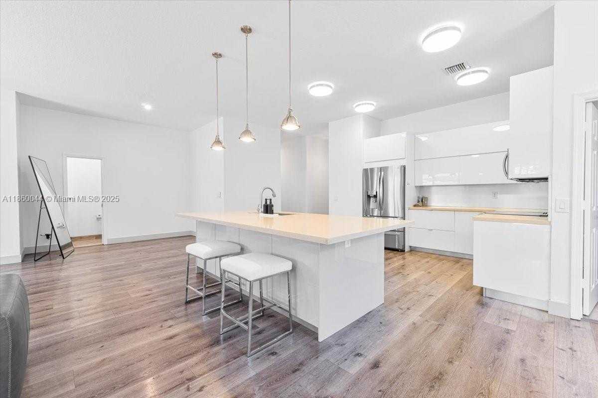 Small Image of 830 LAVENDER CIR, Weston Number 29