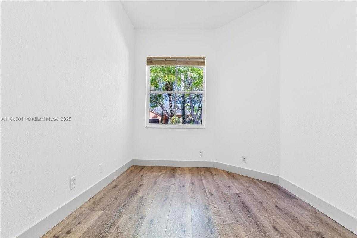 Small Image of 830 LAVENDER CIR, Weston Number 9