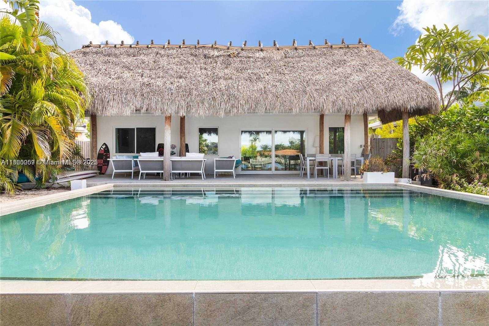 Small Image of 661 86TH ST, Miami Beach Number 2