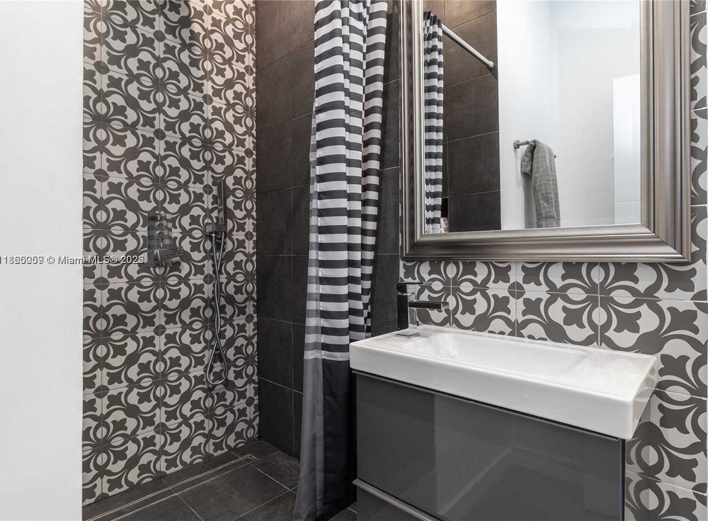 Small Image of 661 86TH ST, Miami Beach Number 5