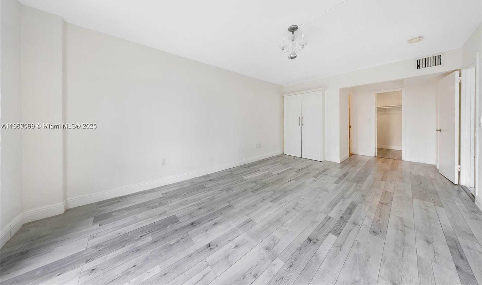 Small Image of 7928 WEST DR #505, North Bay Village Number 8