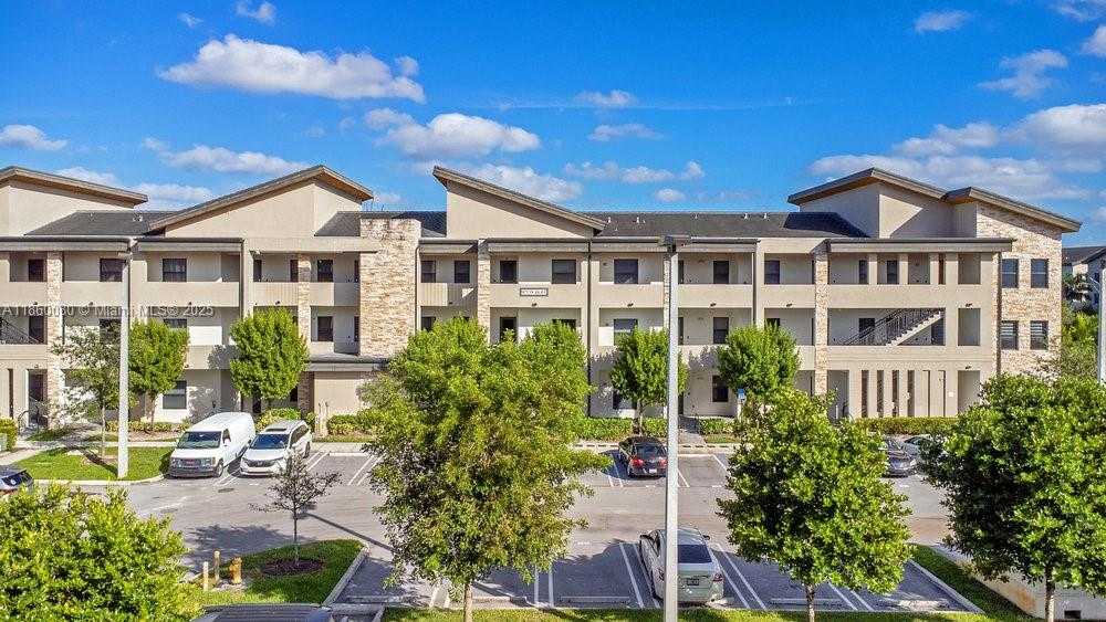Small Image of 8175 NORTH WEST 104TH AVE #4, Doral Number 22