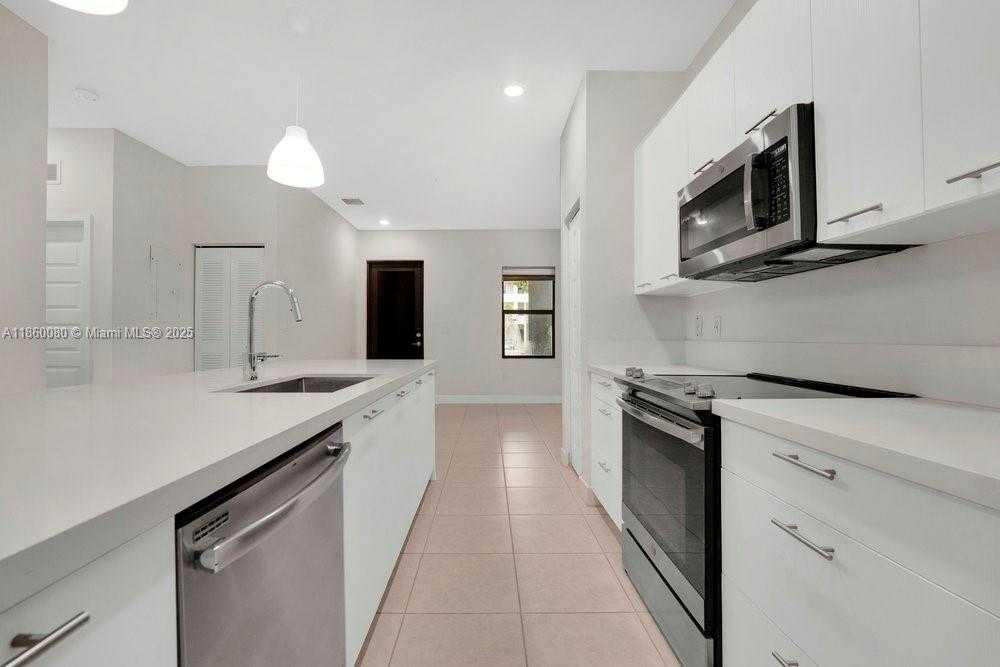 Small Image of 8175 NORTH WEST 104TH AVE #4, Doral Number 5