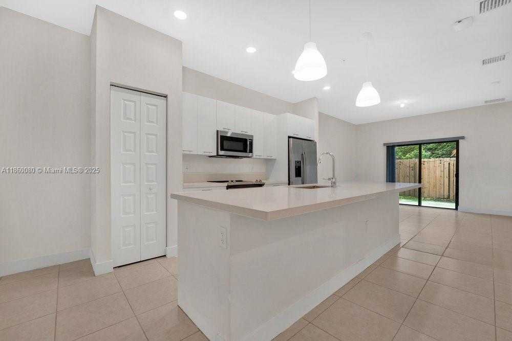 Small Image of 8175 NORTH WEST 104TH AVE #4, Doral Number 6