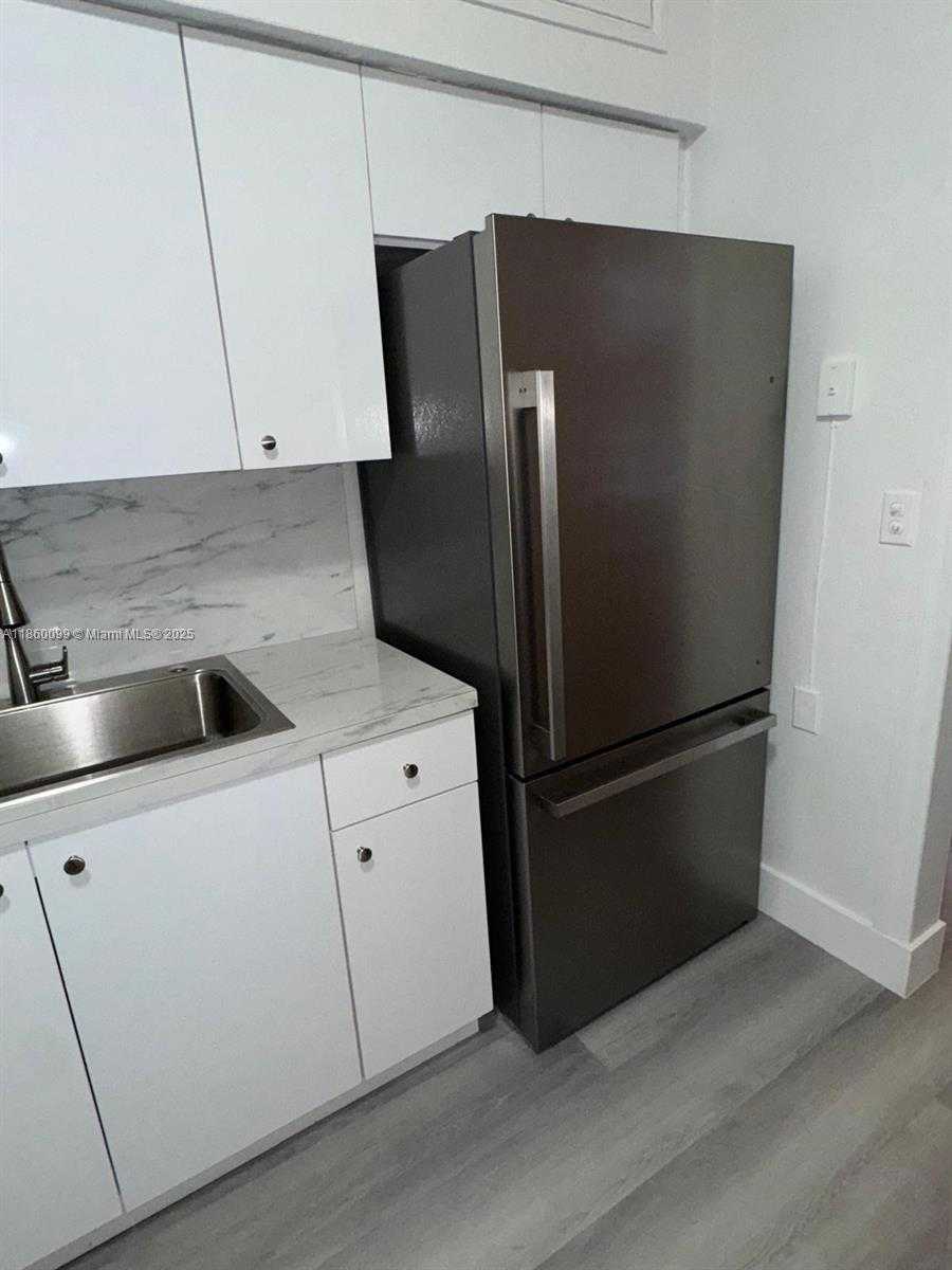 Small Image of 609 WEST 39TH ST #609, Hialeah Number 9