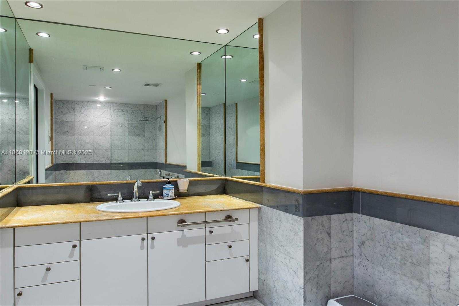 Small Image of 520 WEST AVE #1902, Miami Beach Number 21
