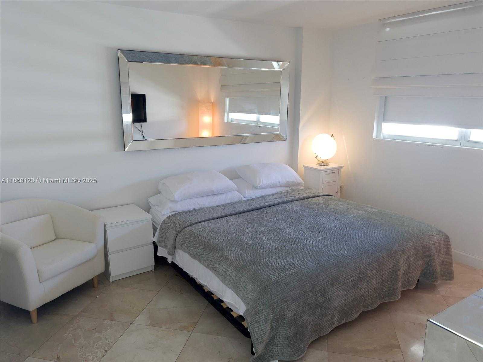 Small Image of 345 OCEAN DR #1122, Miami Beach Number 11