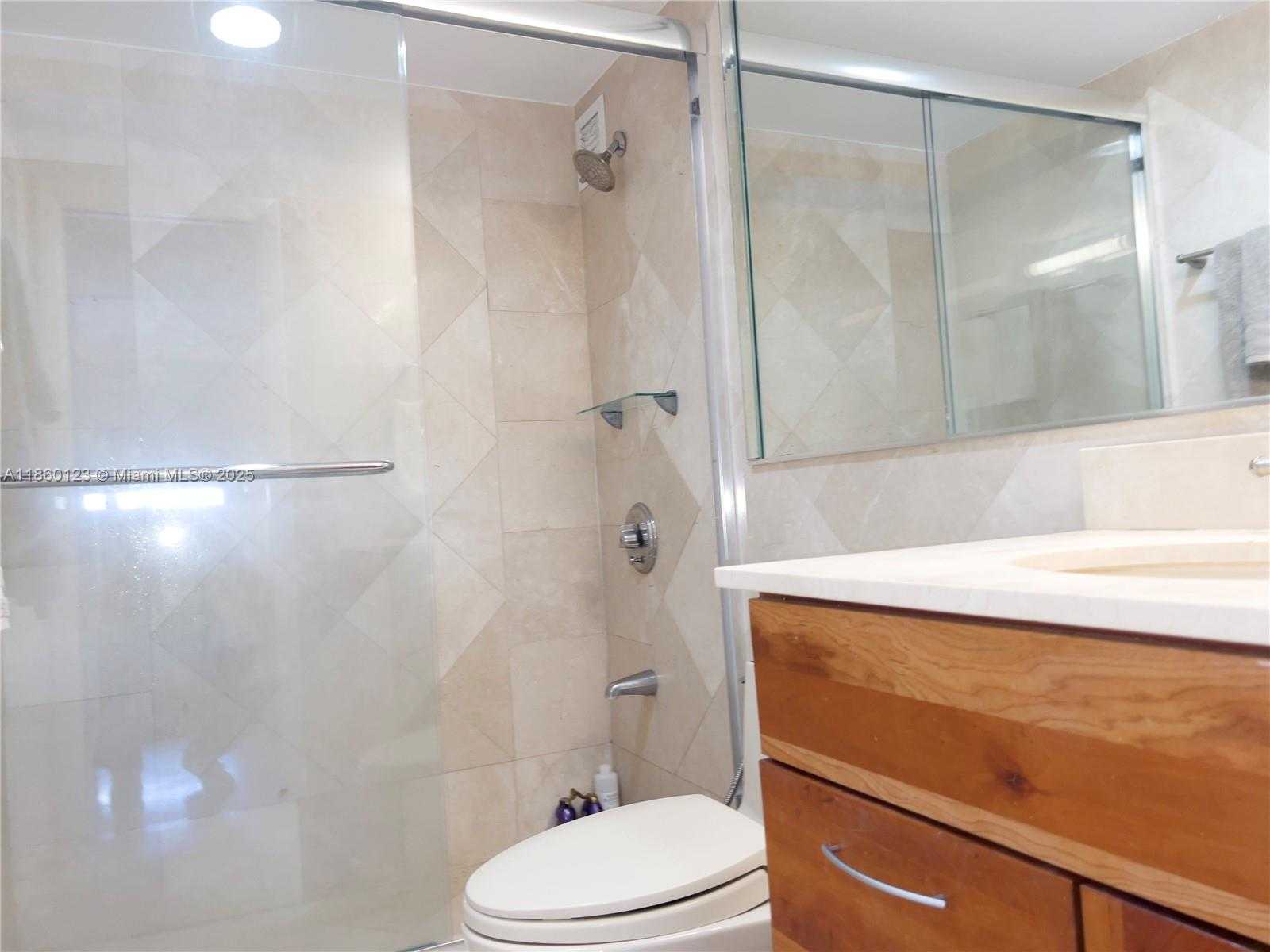 Small Image of 345 OCEAN DR #1122, Miami Beach Number 18