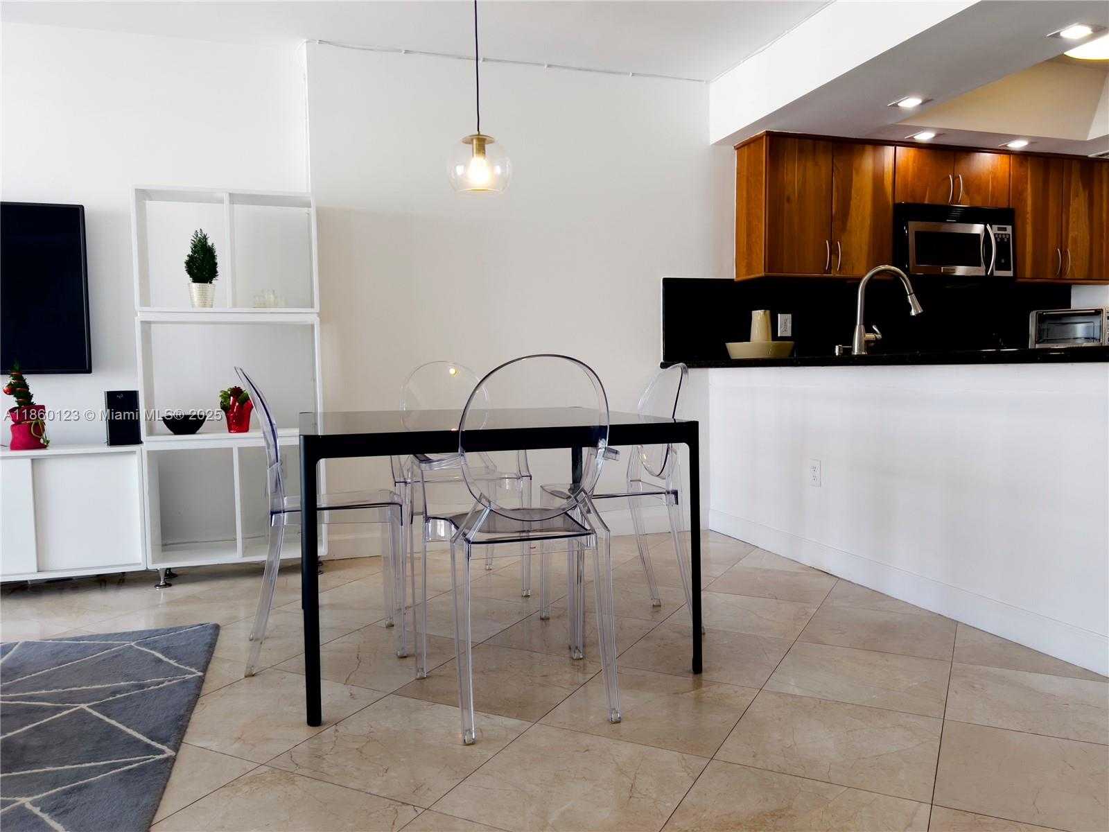 Small Image of 345 OCEAN DR #1122, Miami Beach Number 5