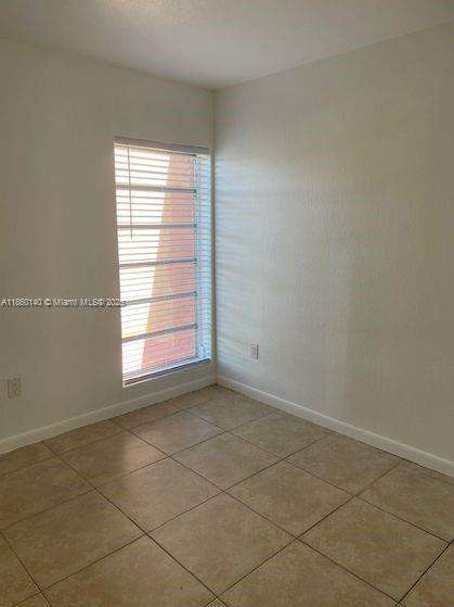 Small Image of Miami Number 19