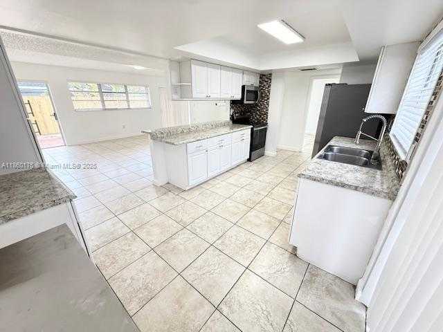 Small Image of 11570 SOUTH WEST 83RD TER, Miami Number 14