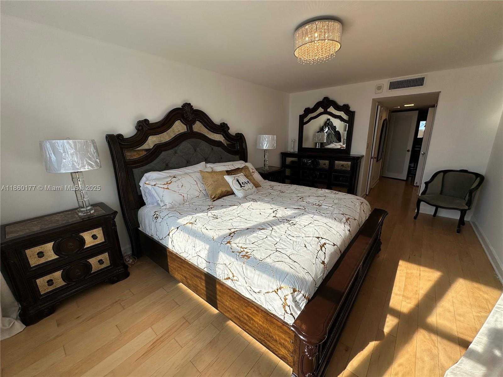 Small Image of 6039 COLLINS AVE #1136, Miami Beach Number 10