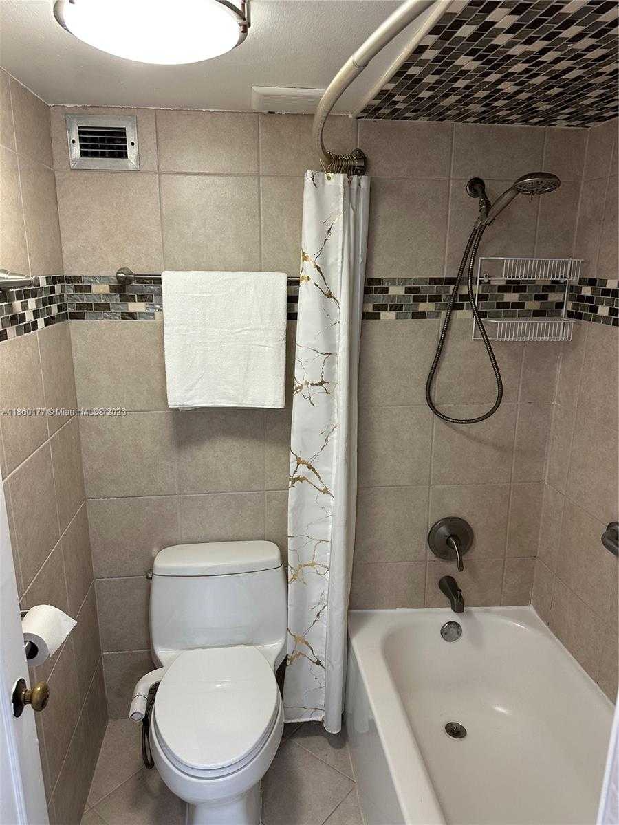 Small Image of 6039 COLLINS AVE #1136, Miami Beach Number 13