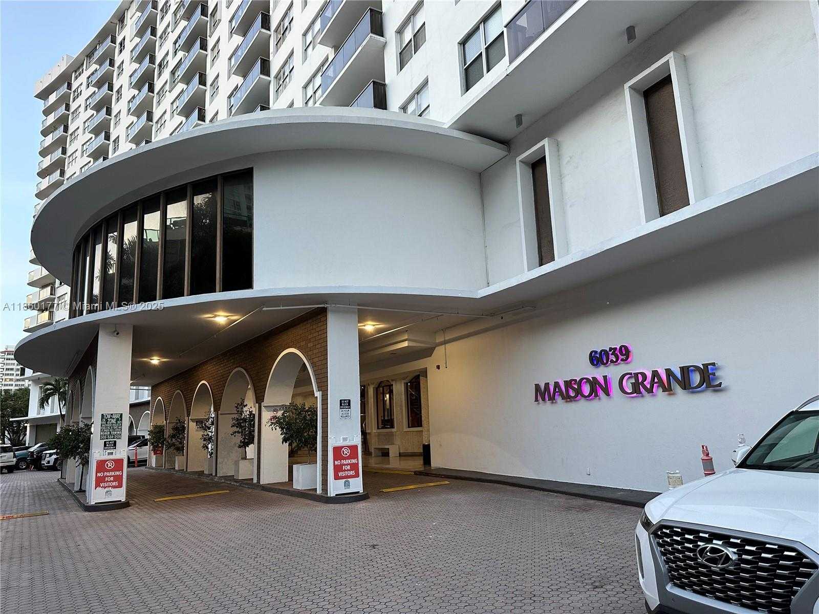 Small Image of 6039 COLLINS AVE #1136, Miami Beach Number 41