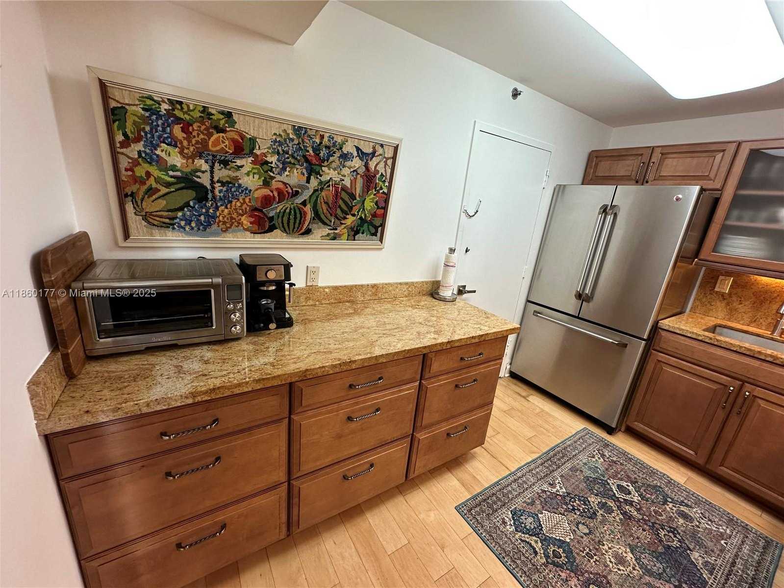 Small Image of 6039 COLLINS AVE #1136, Miami Beach Number 5