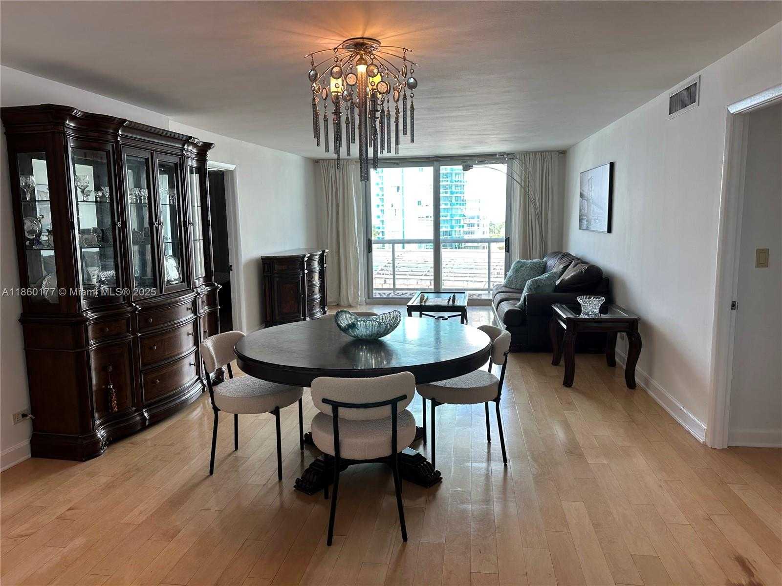 Small Image of 6039 COLLINS AVE #1136, Miami Beach Number 7