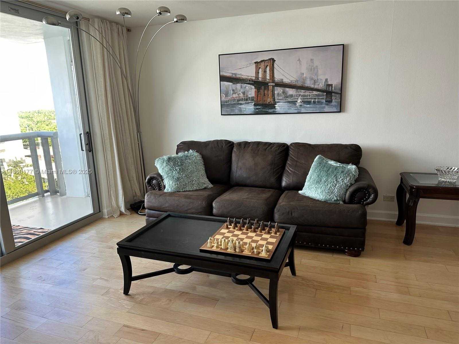 Small Image of 6039 COLLINS AVE #1136, Miami Beach Number 8