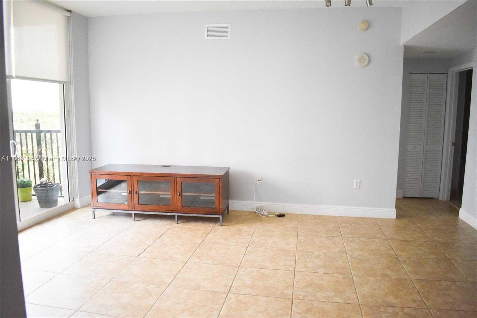 Small Image of 4100 SALZEDO ST #805, Coral Gables Number 17