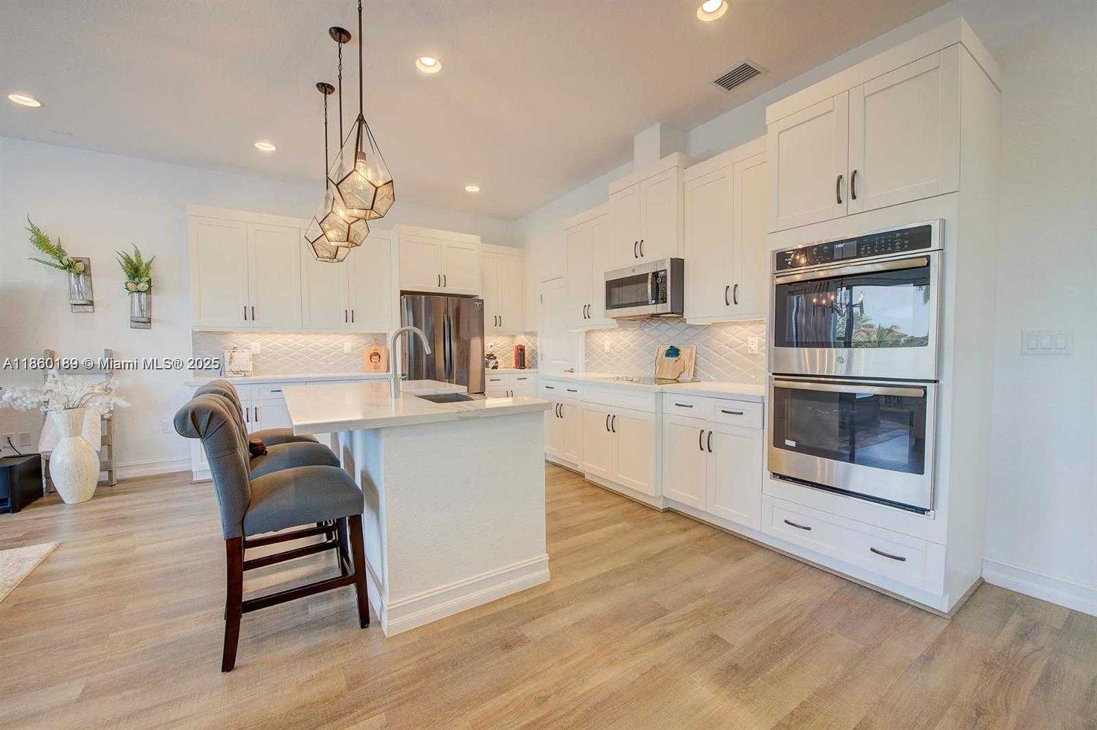 Small Image of 11849 SOUTH WEST 13TH #n/a, Pembroke Pines Number 16