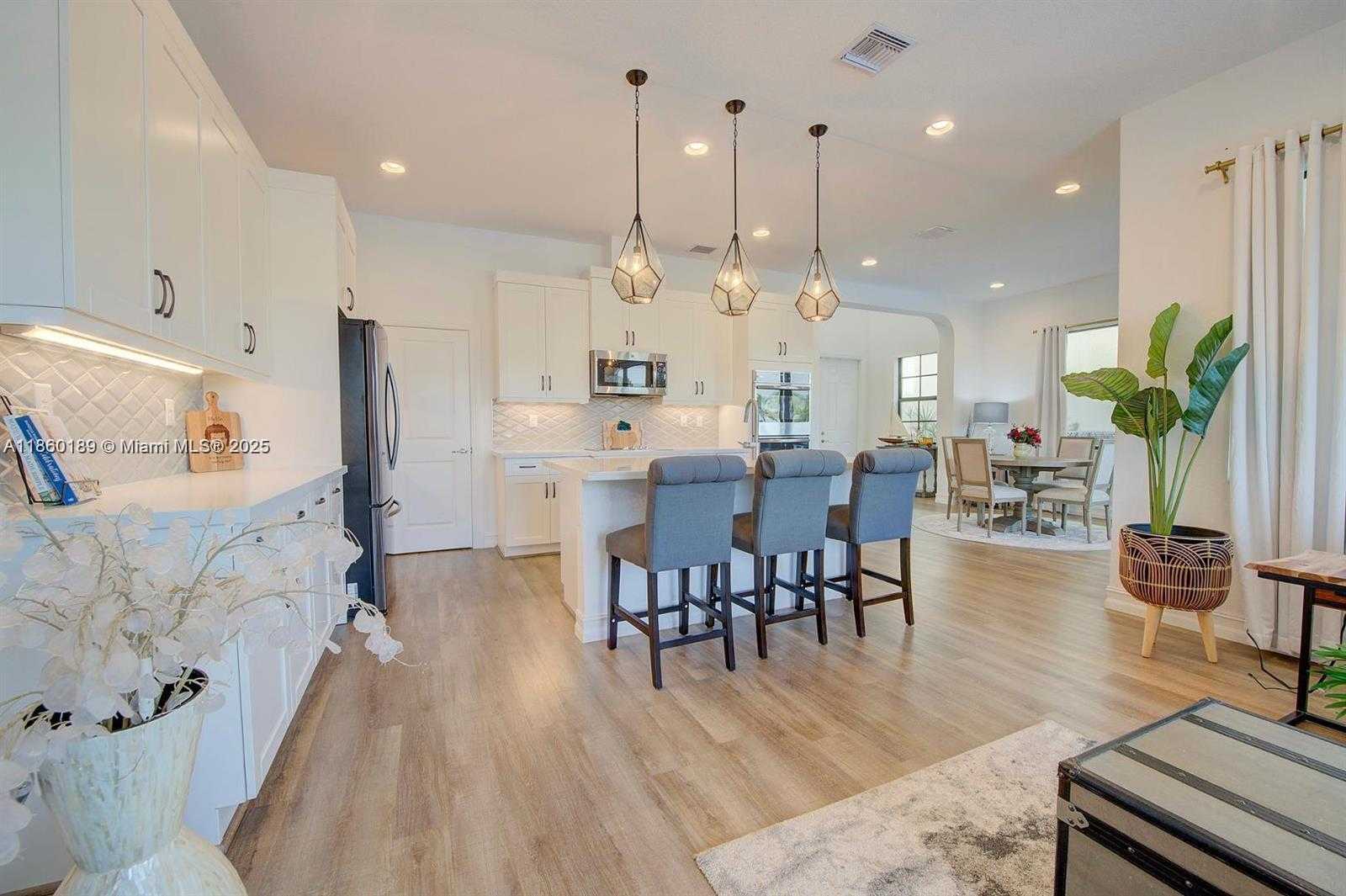 Small Image of 11849 SOUTH WEST 13TH #n/a, Pembroke Pines Number 17